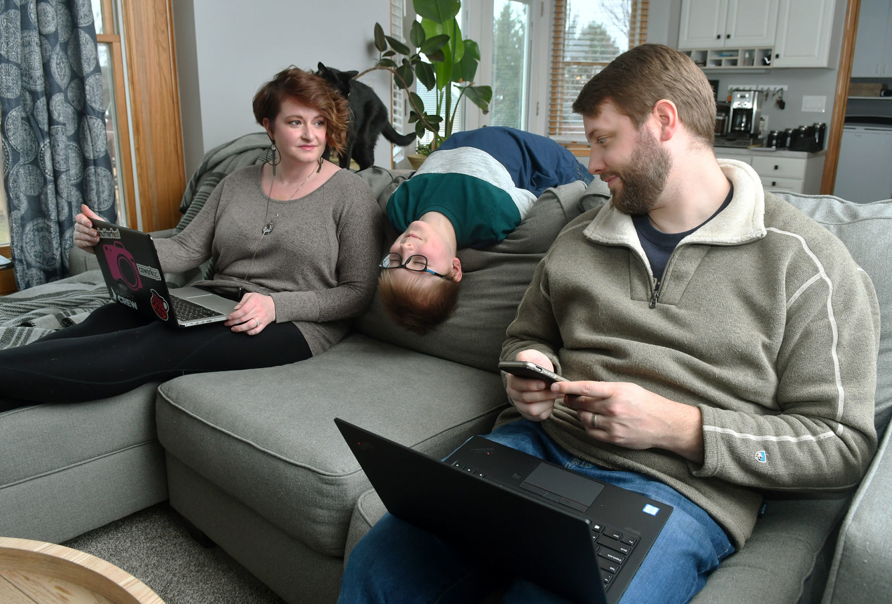 032020-qc-nws-workfromhome-002